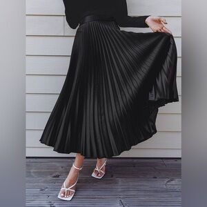 Elegant Black Pleated Maxi Skirt